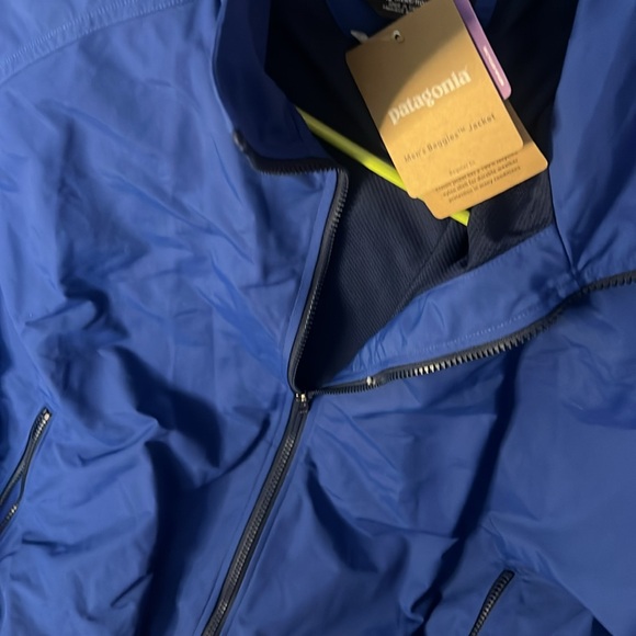 Patagonia® Worn Wear
Men's Baggies™ Jacket - Picture 4 of 6